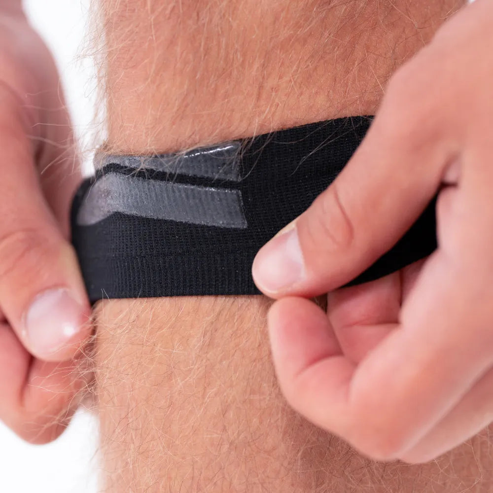 Person showing anti slip silicone strips in the PS3 sleeve | OS1st