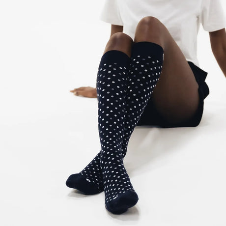 #color_black dots