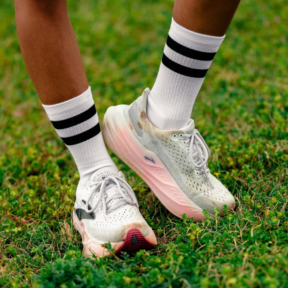 #color_white stripes