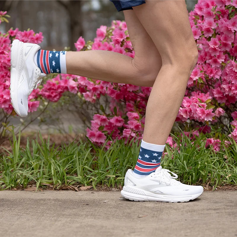 Runner wearing Active Comfort sock in Patriotic design stars and stripes | OS1st