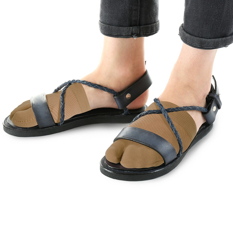 A person wearing FS3 Forefoot sleeve | OS1st